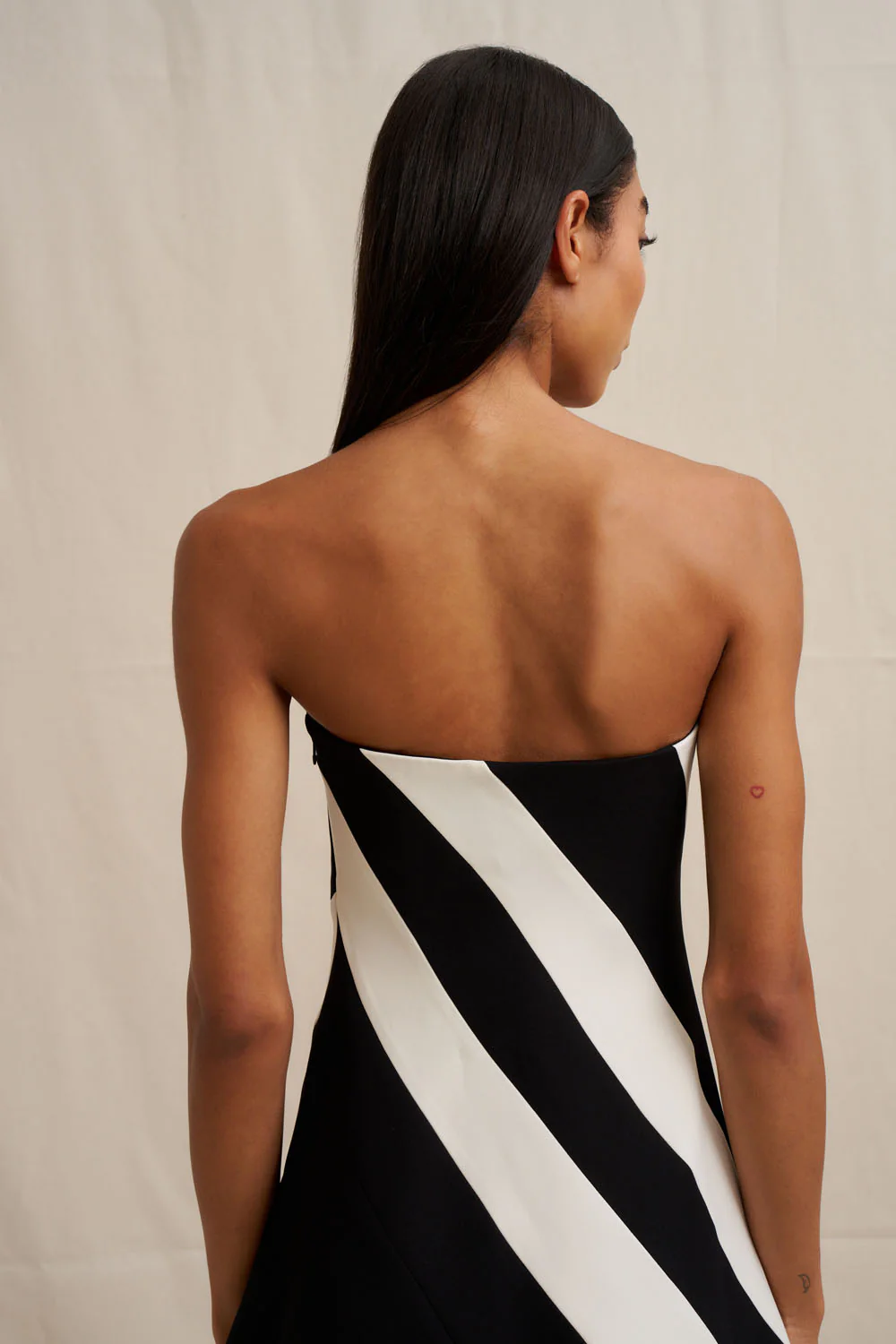 Louise Panel Strapless Midi Dress - Ivory Black - Image 4